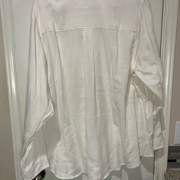 Torrid long sleeve button down White Shirt - Picture 5 of 5